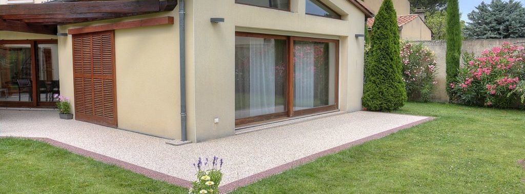 Des trottoirs propres autour de cette maison