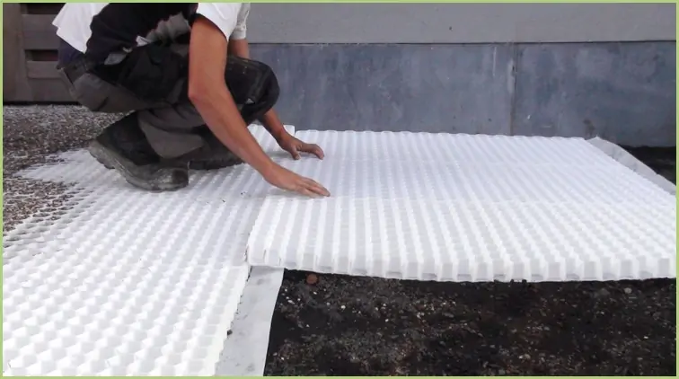 Pose des plaques STABIMARMO en nid d’abeille