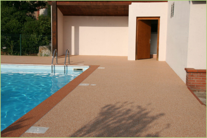 Une plage de piscine Après intervention